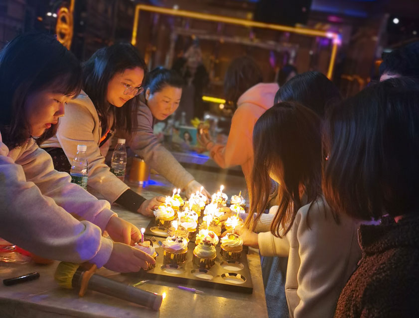 HIGH唱KTV！——球探官方网站防雷第一期员工生日会